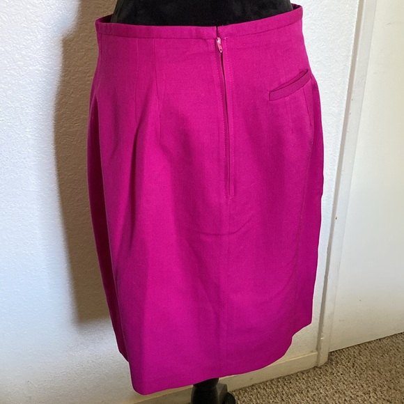 Magenta pencil skirt - Picture 2 of 5